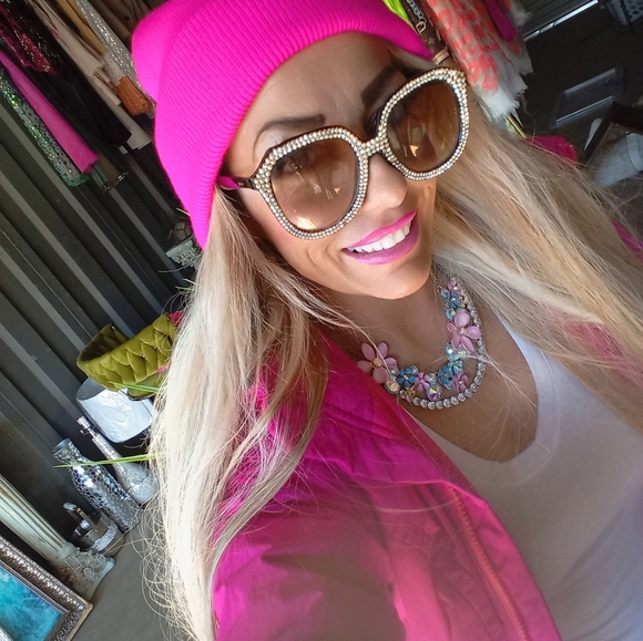 Meet your Posher, Jaime - Picture 7 of 8